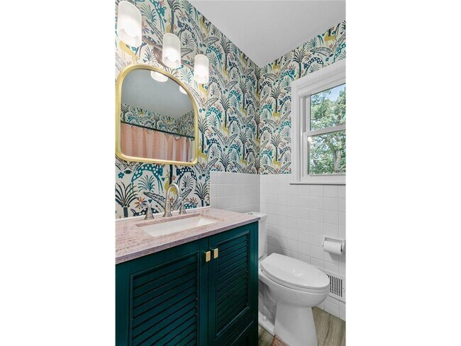 Building Photo - 1620 Winnetka Ave N