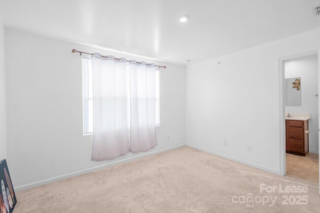 Building Photo - 2715 Sydney Overlook Ln