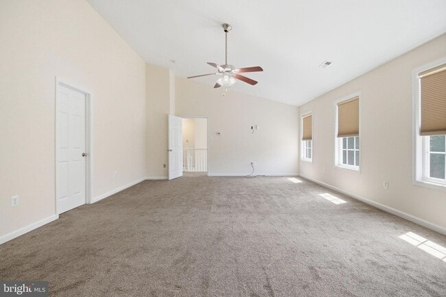 Building Photo - 950 Grouse Pointe Dr