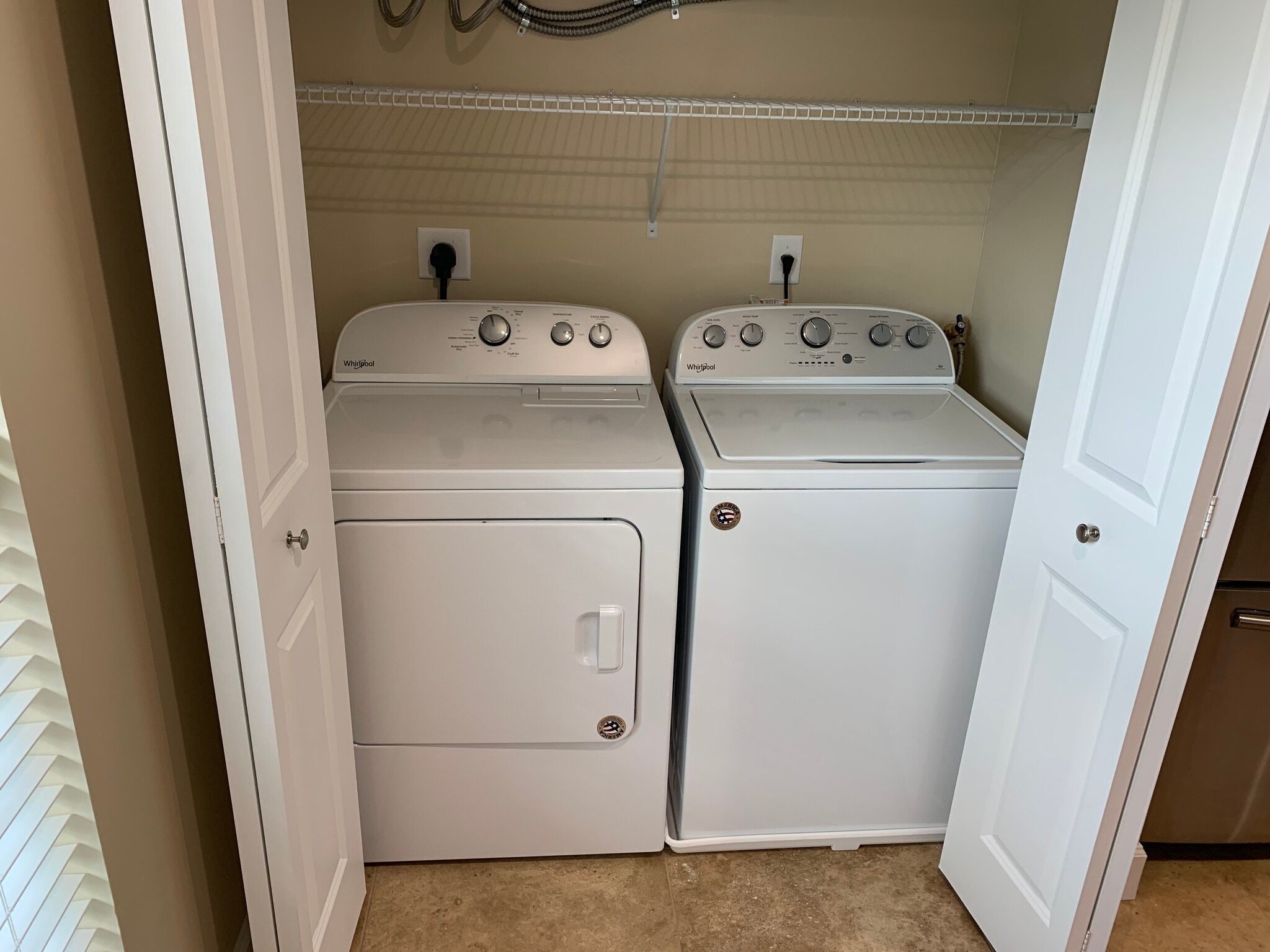 Building Photo - 926 NW Spruce Ridge Dr