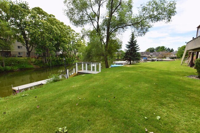 Building Photo - Waterfront Condo in Penn Schools District, 4 bedroom, 3 full baths!