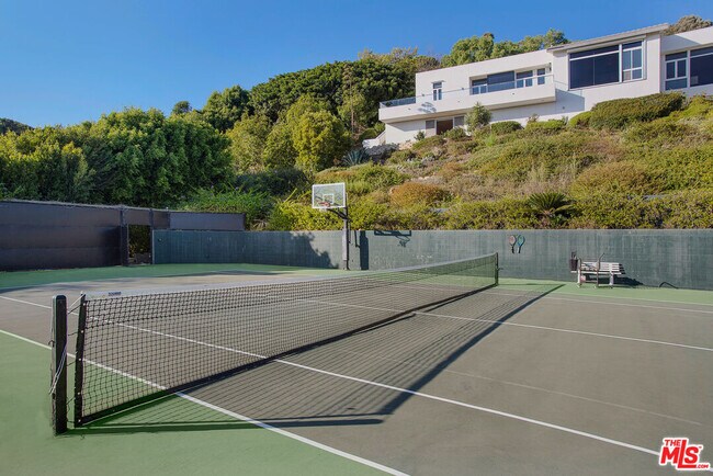 Building Photo - 27454 Winding Way