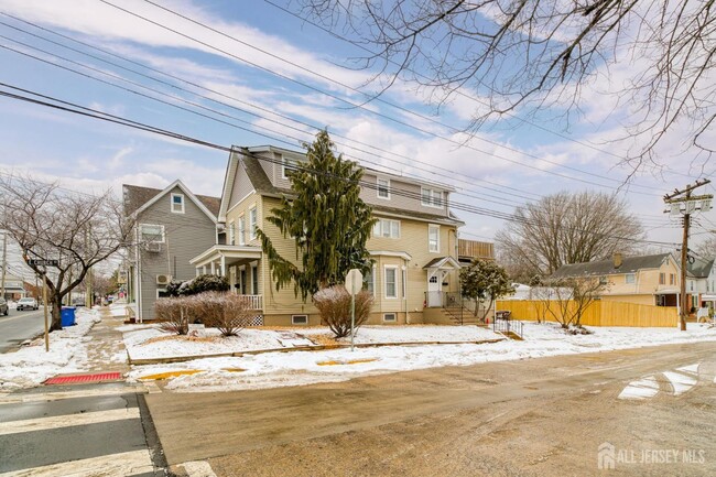 Building Photo - 61 N Main St