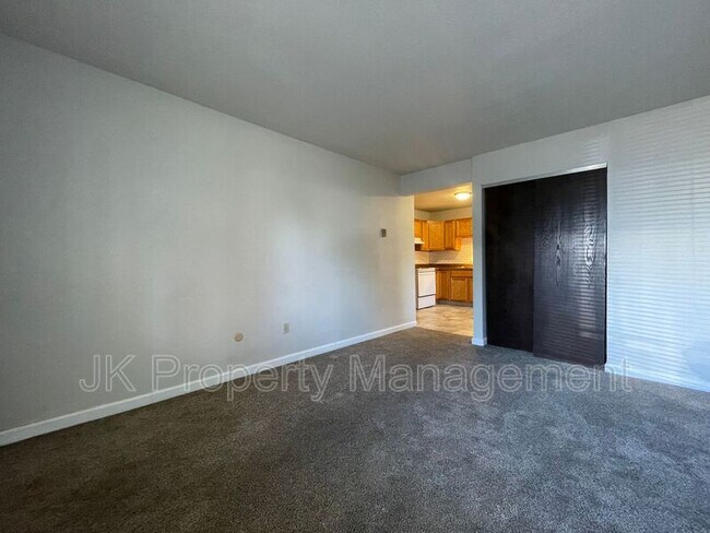 Building Photo - 4629 5th Ave S