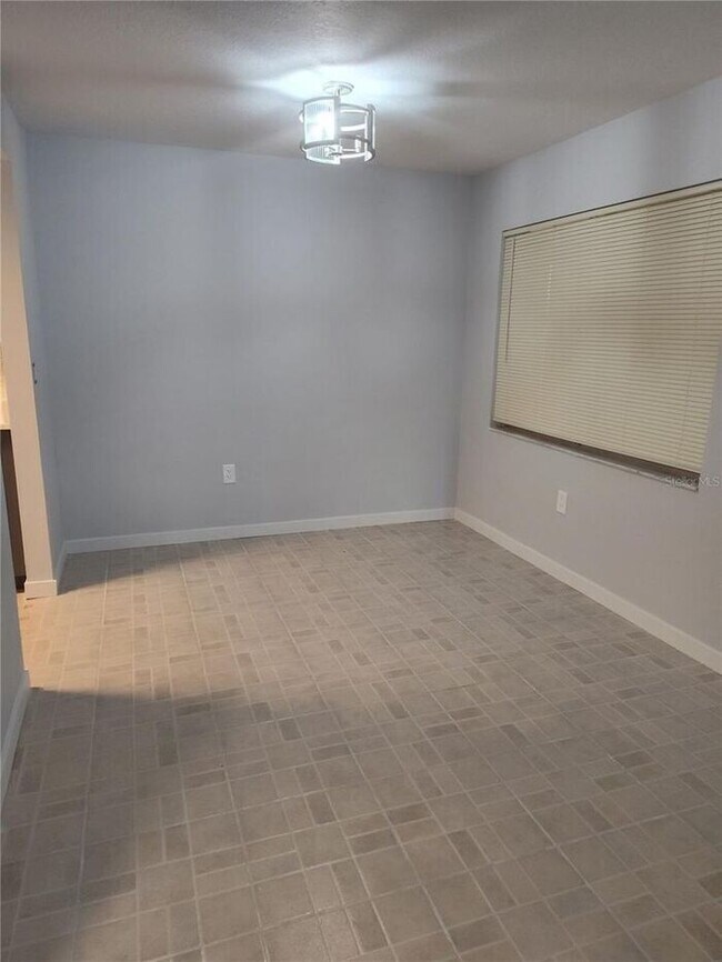 Building Photo - 1 Bedroom 1st Floor Del Rey Condo with new...