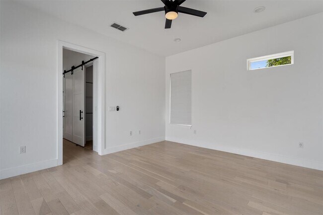 Building Photo - 4712 Reyes St