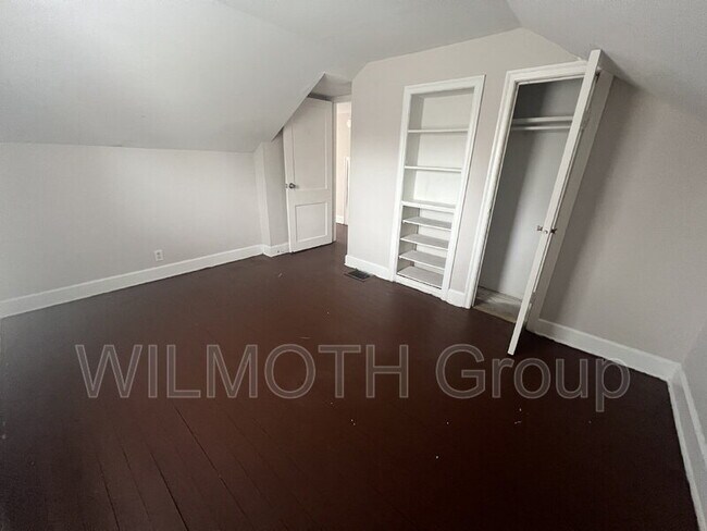 Building Photo - 3915 Hillside Ave