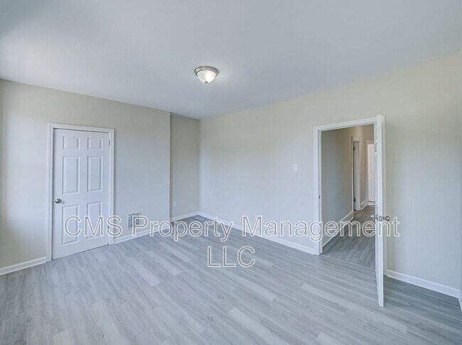 Building Photo - 12 Adella Ave