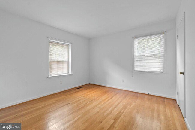 Building Photo - 9704 Hall Rd