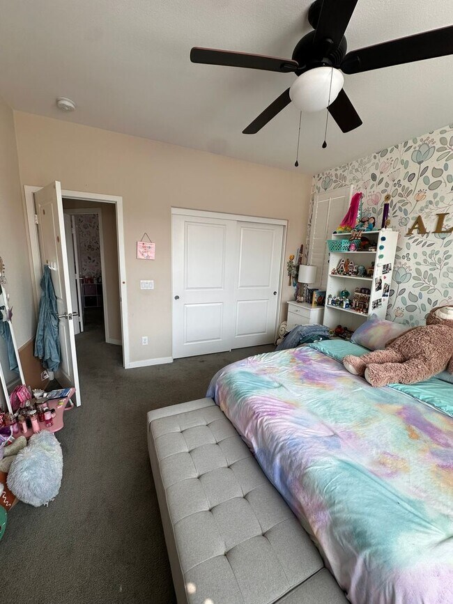 Building Photo - Stylish 4BR/3BA Home in Rosetta Canyon wit...