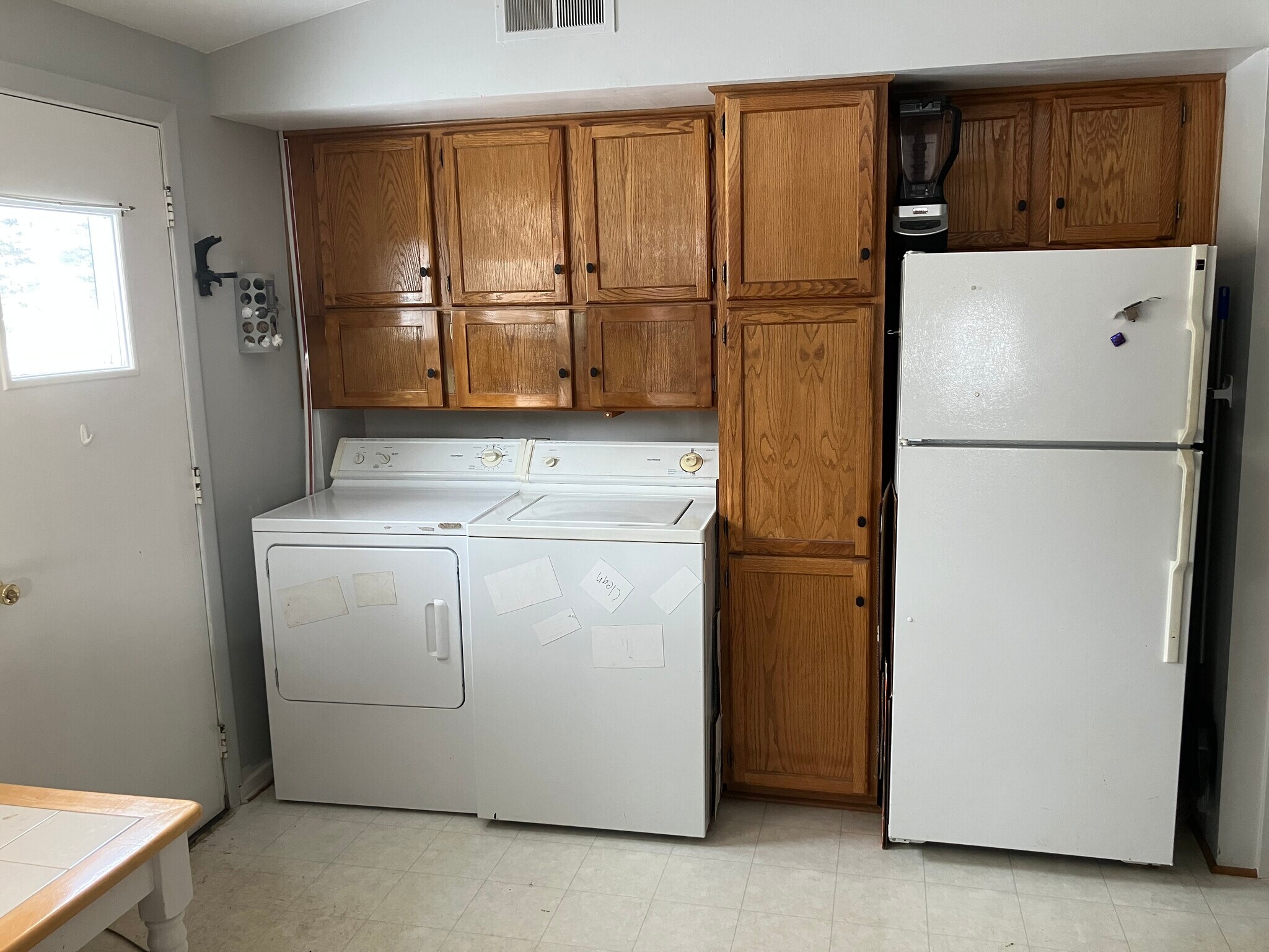 Building Photo - 116 Caribou St