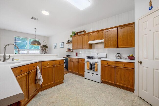 Building Photo - 16853 Tortoise St