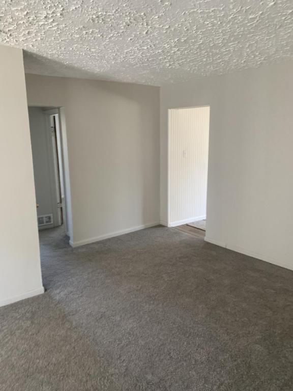 Building Photo - 24426 Columbus Ave