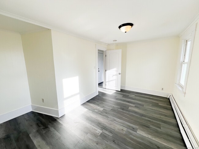 Building Photo - 91 Willow St