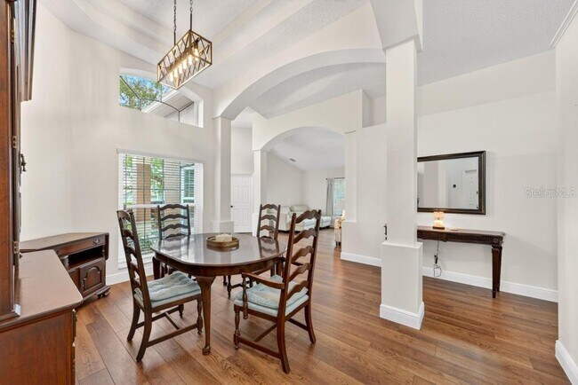 Building Photo - 5477 Glen Oak Pl