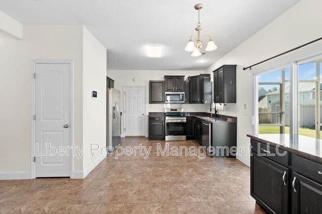 Building Photo - 146 Trenton Pl