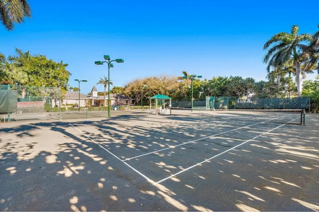 Tennis court - 4971 Bacopa Ln S