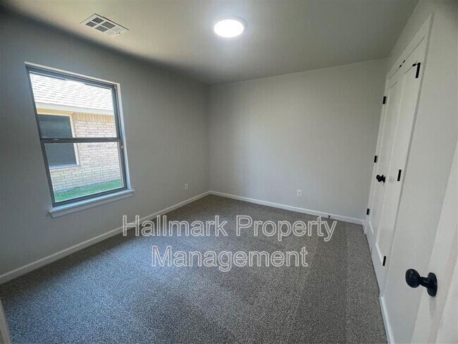 Building Photo - 5012 Misty Wood Ln