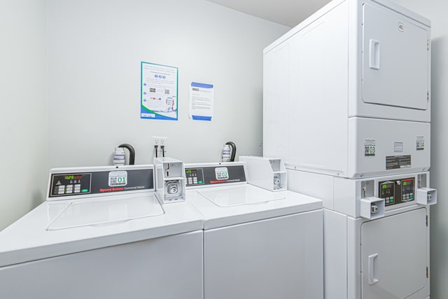 Building Photo - 6156 Knoll Way Dr