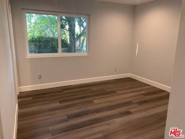 Building Photo - 22700 Flamingo St