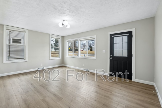 Building Photo - 3111 S 40th St