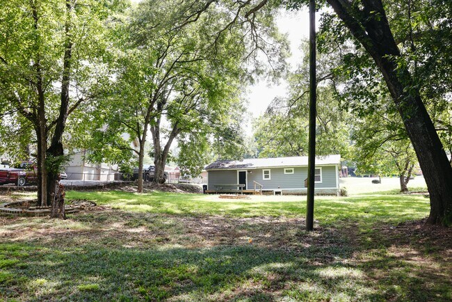 Building Photo - 175 Herman St