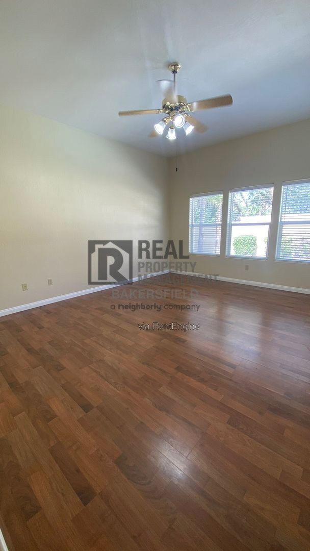 Building Photo - 10916 Stony Point Dr