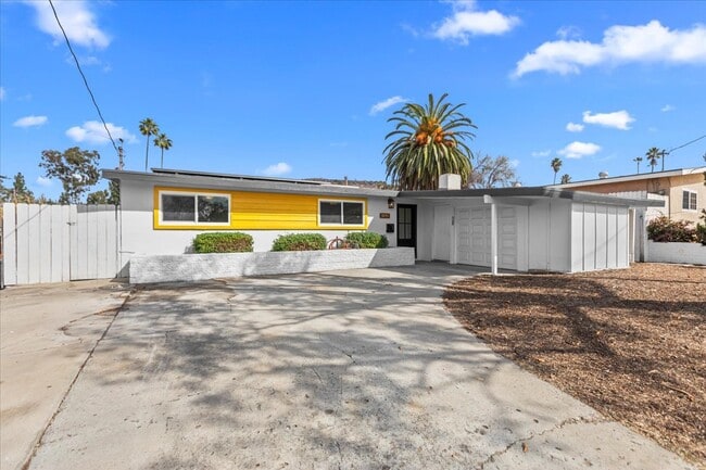 Building Photo - 9255 Fairlawn St