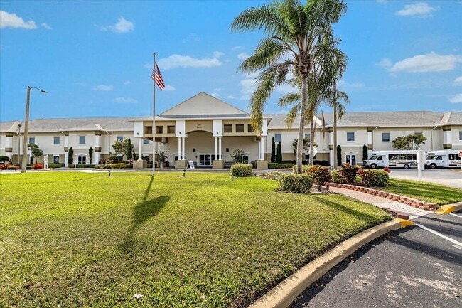 Building Photo - 142 Kent St