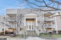 Building Photo - 4139 S Four Mile Run Dr