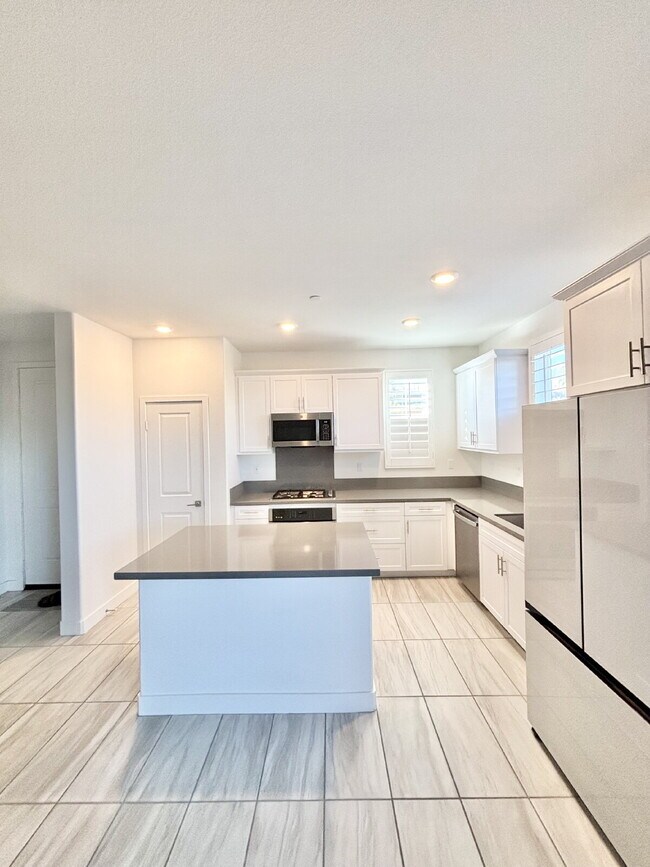 Building Photo - 4 Bedrooms in University Park Available For Rent in January 2026