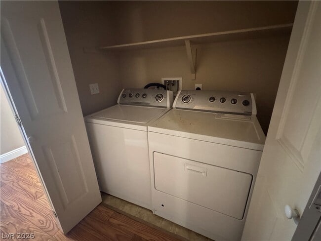 Building Photo - 8217 Broward Ln