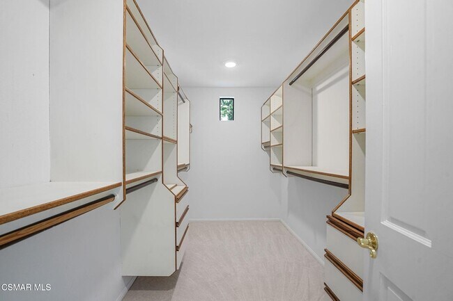 Building Photo - 1142 Earlham Ct
