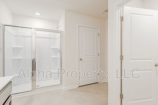 Building Photo - 1210 Murdock Cir