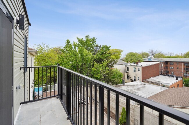 Building Photo - 25 Wallis Ave