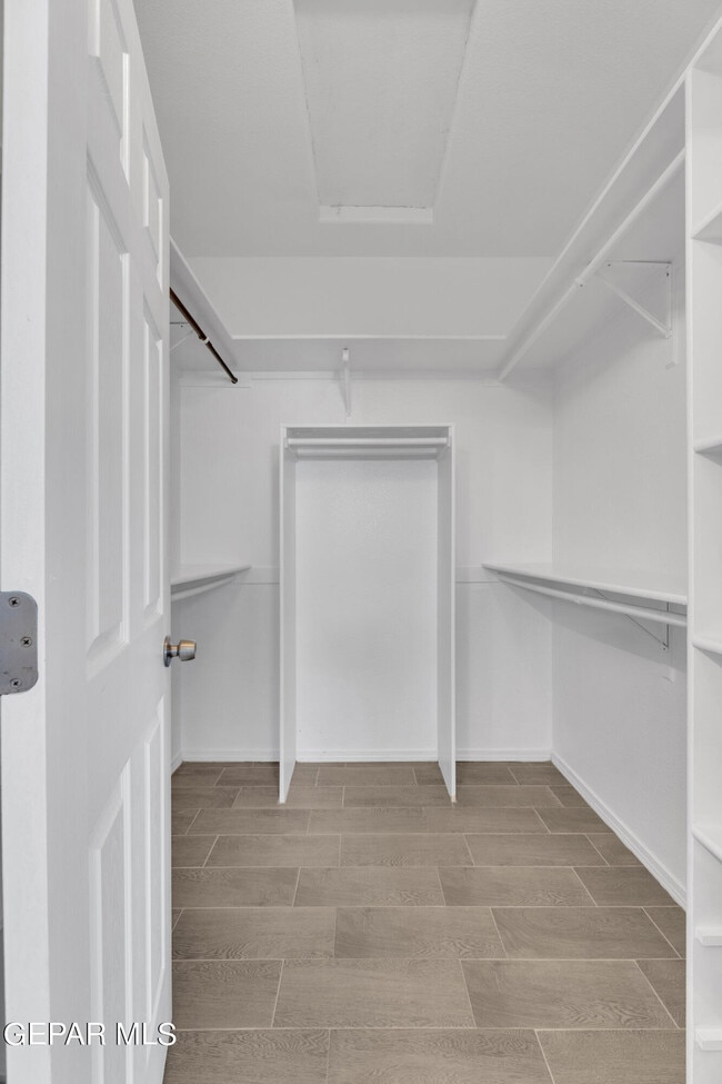 Building Photo - 657 Bariloche Dr