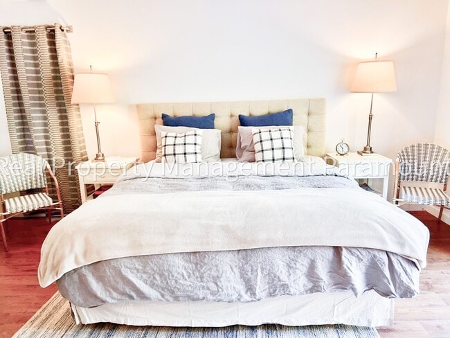 Building Photo - Furnished Brentwood Hills Retreat with Tim...