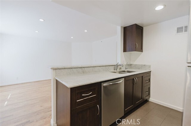 Building Photo - 1116 E Palmer Ave