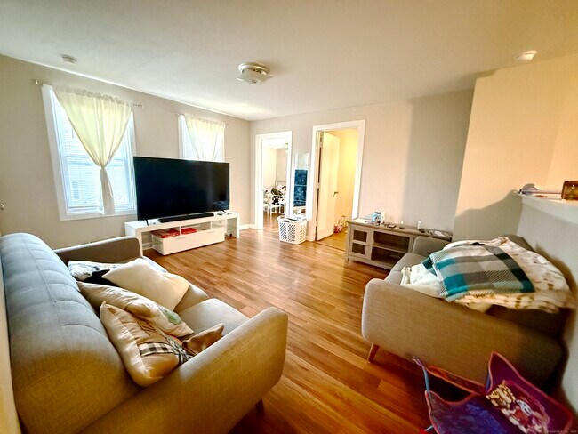 Building Photo - 12 South St