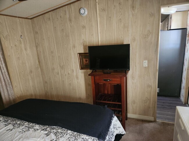 Building Photo - 2121 New Tampa Hwy