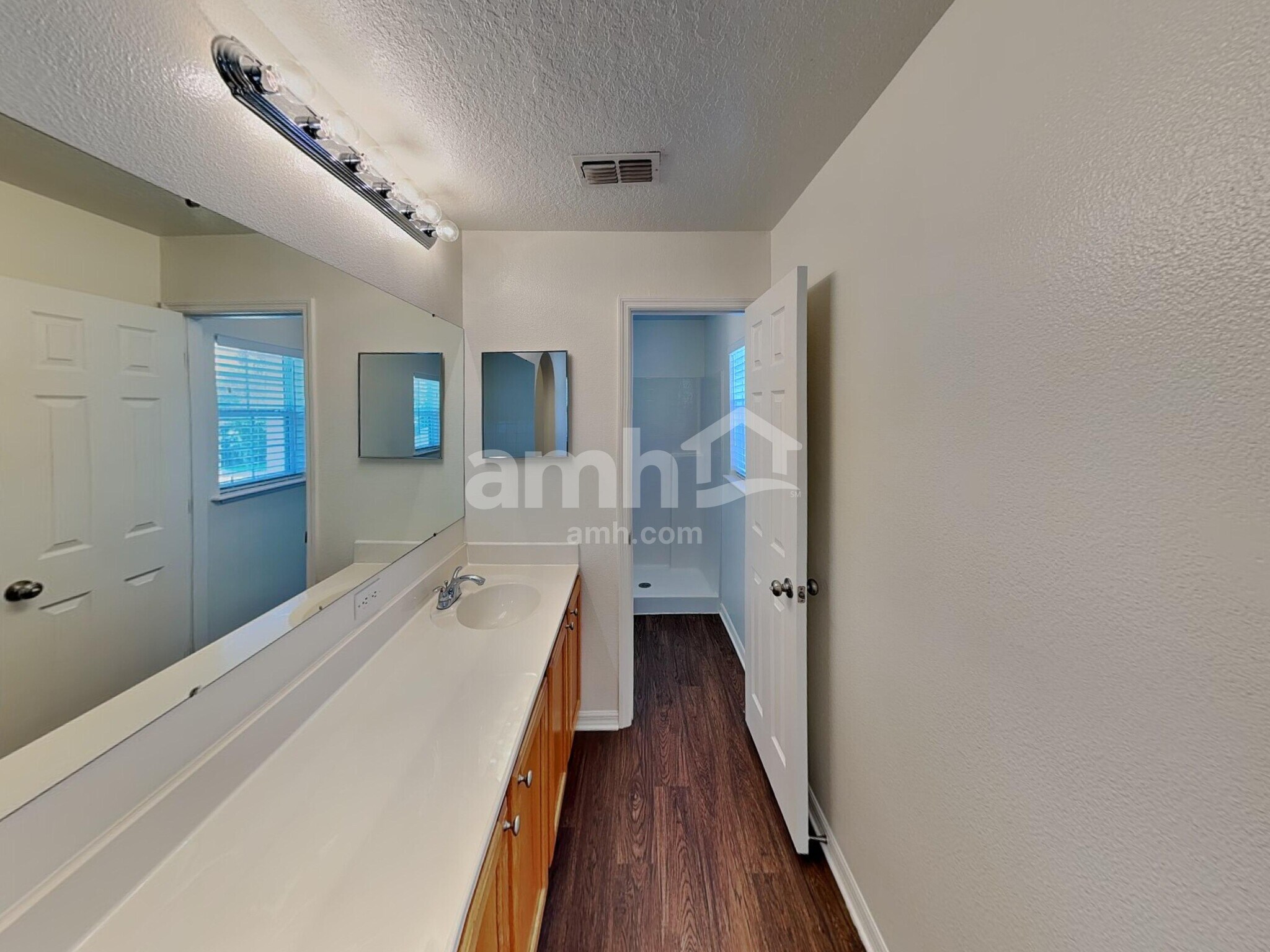 Building Photo - 209 King Arthur Ct