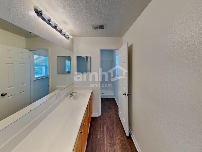 Building Photo - 209 King Arthur Ct