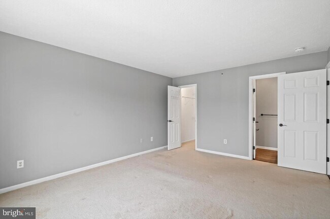 Building Photo - 611 Himes Ave