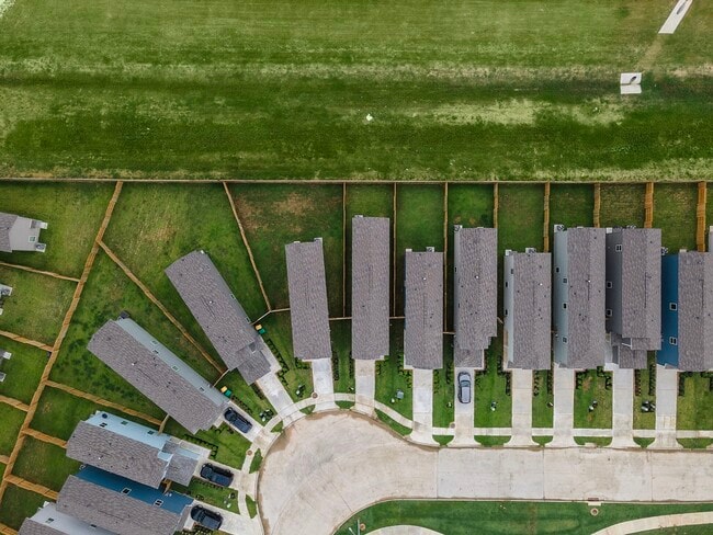 Building Photo - 18639 San Salvo Dr