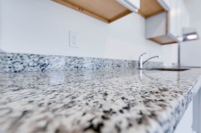 Building Photo - COMING SOON - 2 Bedroom Duplex w/ Modern F...