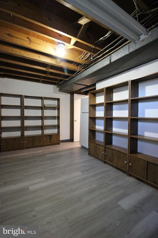 Building Photo - 102 Yeonas Dr SE