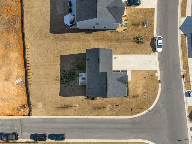 Building Photo - 160 Day Song Ct