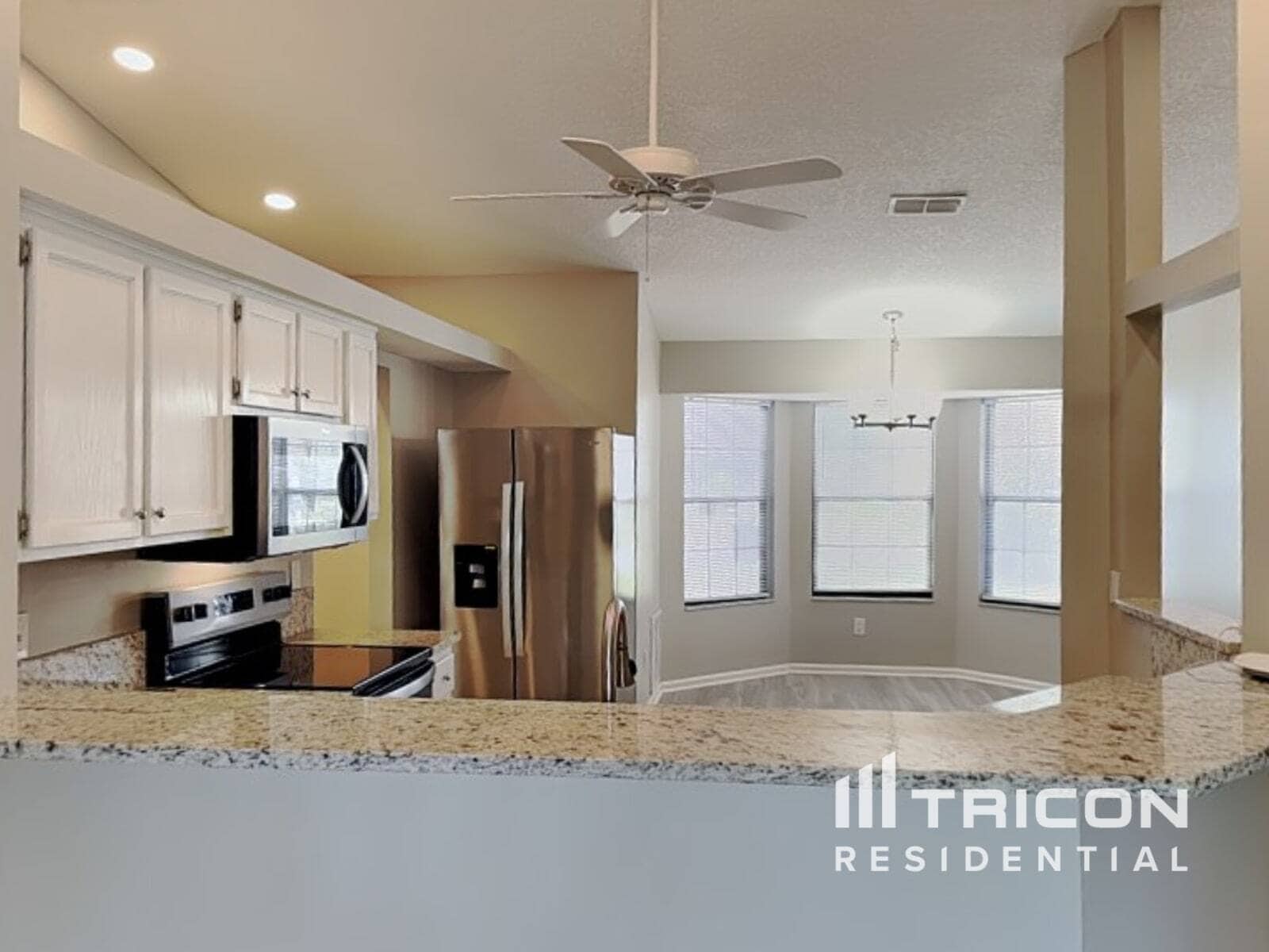 Building Photo - 1707 Ashwood Cir