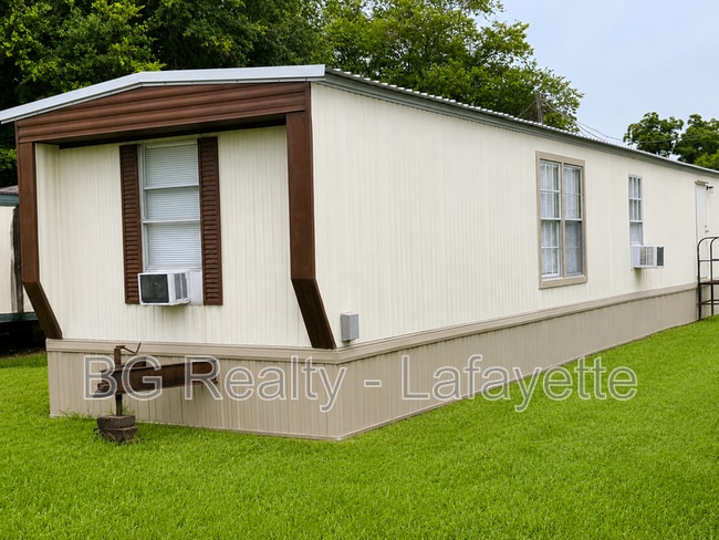Building Photo - 1012 Delcambre Rd