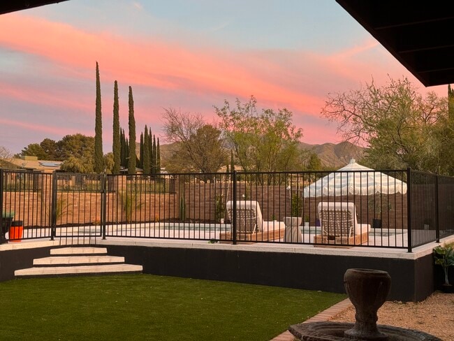 Building Photo - 141 S Charleston Ave